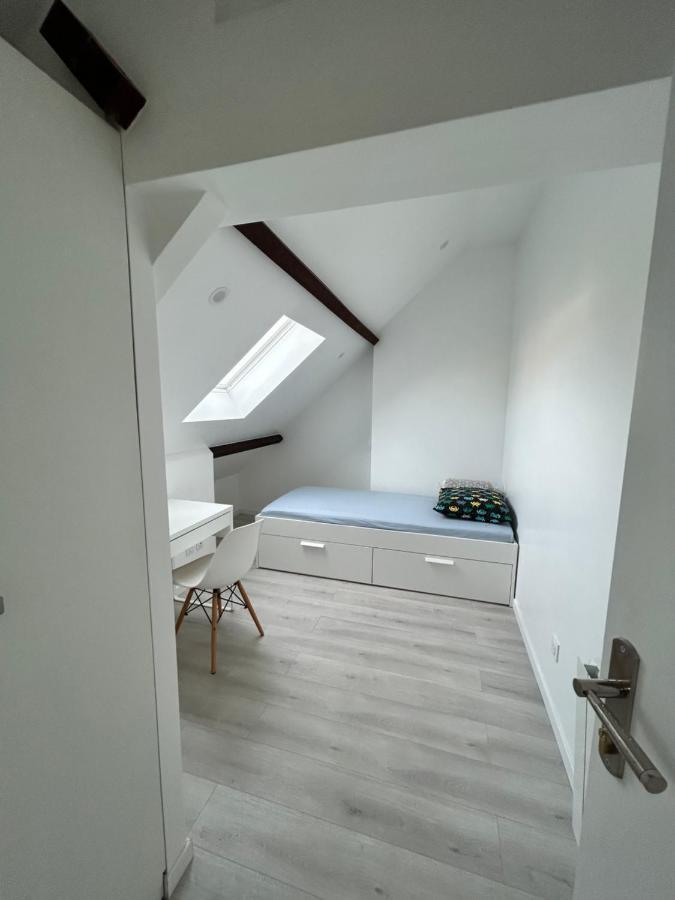 F3 Au Grenier D'Une Maison Massy  Exterior foto